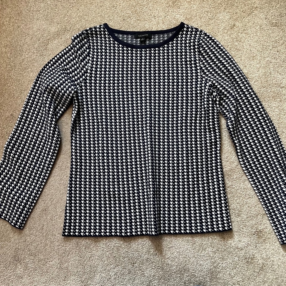 Ann Taylor Houndstooth Sweater Navy and White Medium